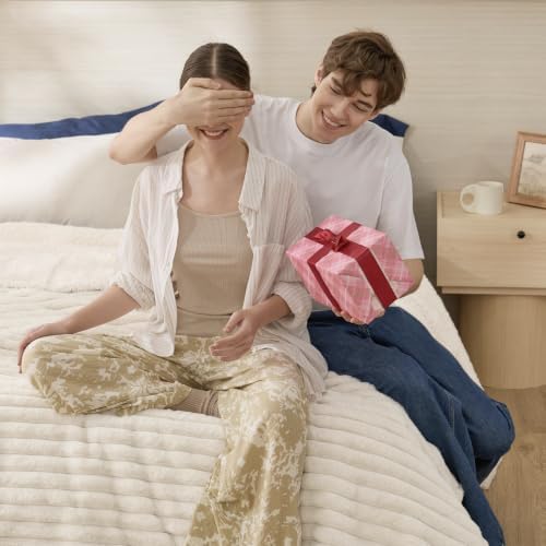 Bedsure ComfyFleece® Waterproof Blanket - Image 3