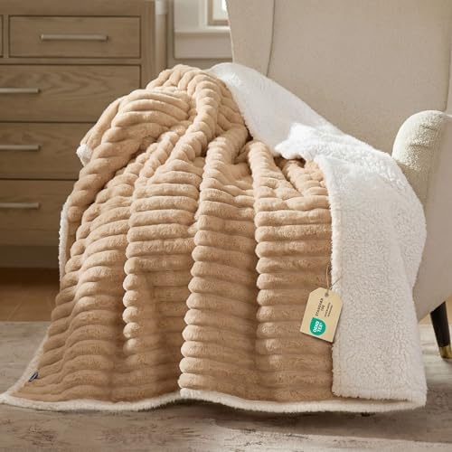 Bedsure ComfyFleece® Waterproof Dog Blankets by BEDSURE